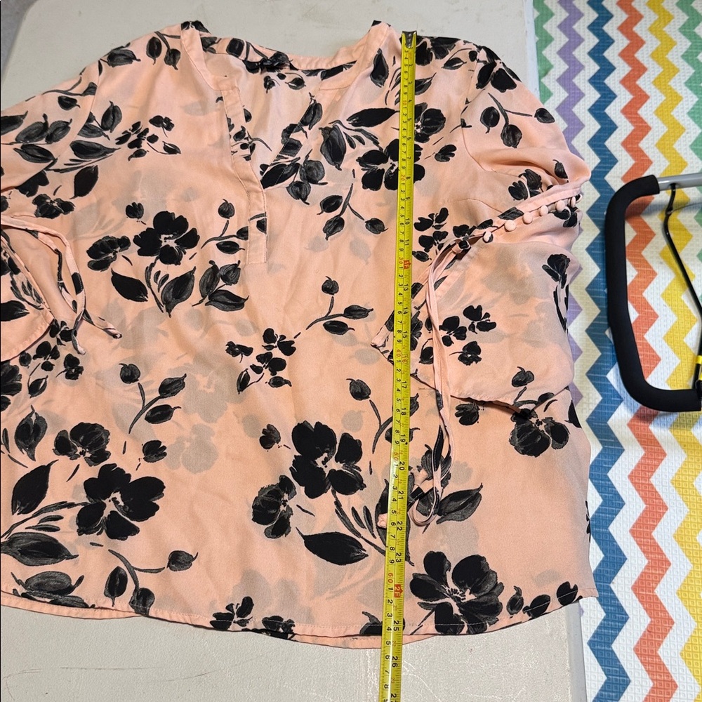 Zac & Rachel Pink and Black Floral Blouse size XL in excellent condition
136/3t - Picture 11 of 16